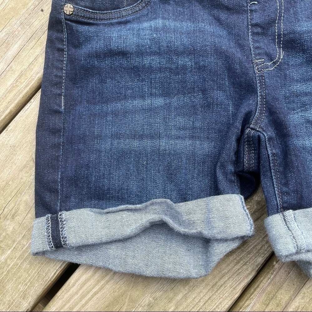 Liverpool Chloe Pull-on Shorts with Rolled Cuff  Dark Wash 0 - Picture 2 of 8